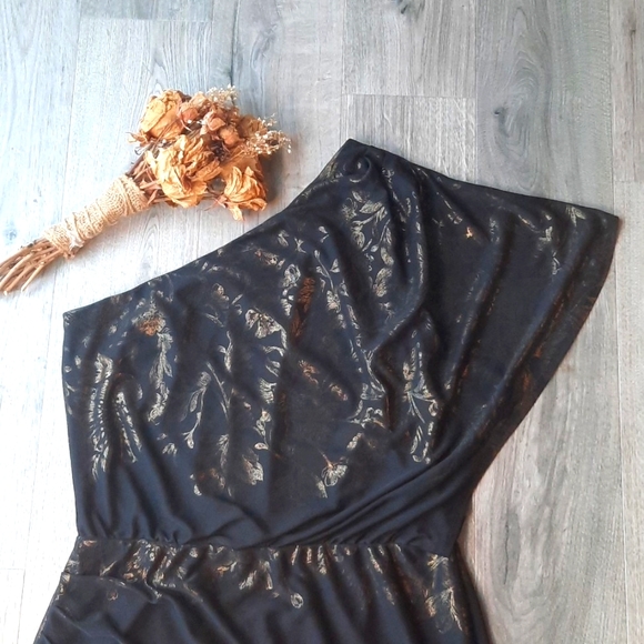 Le Chateau Size XL 100% Polyester One Shoulder Black & Gold Lined Layered Dress - Picture 2 of 7